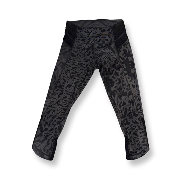 🤍lululemon Just Breathe Animal Swirl Cropped Leggings - Picture 3 of 6